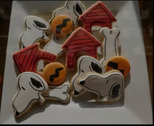 Как использовать съедобные маркеры, чтобы сделать красивые Snoopy Cookies?